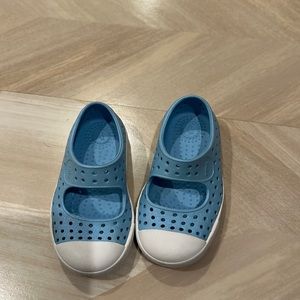 Toddler girl Native Mary Jane shoes, size C5, fits a slimmer foot